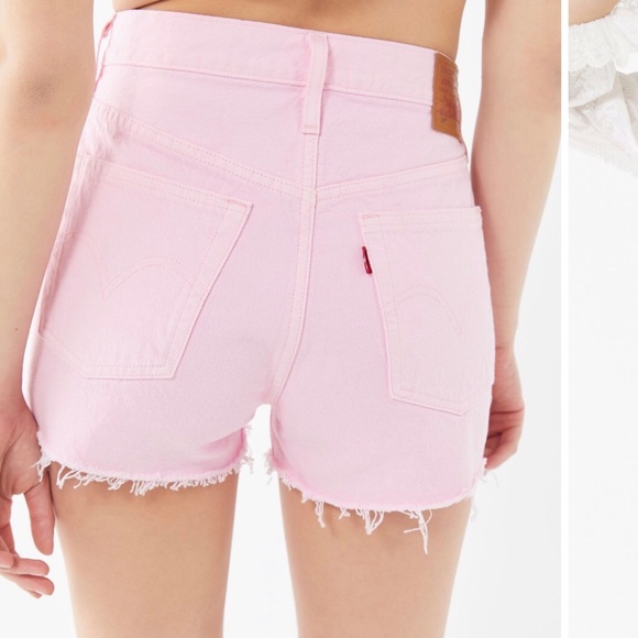 pink levi shorts